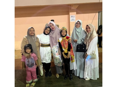 DUA SISWA SMP NEGERI 3 BERTOLAK KE ISTANA MERDEKA